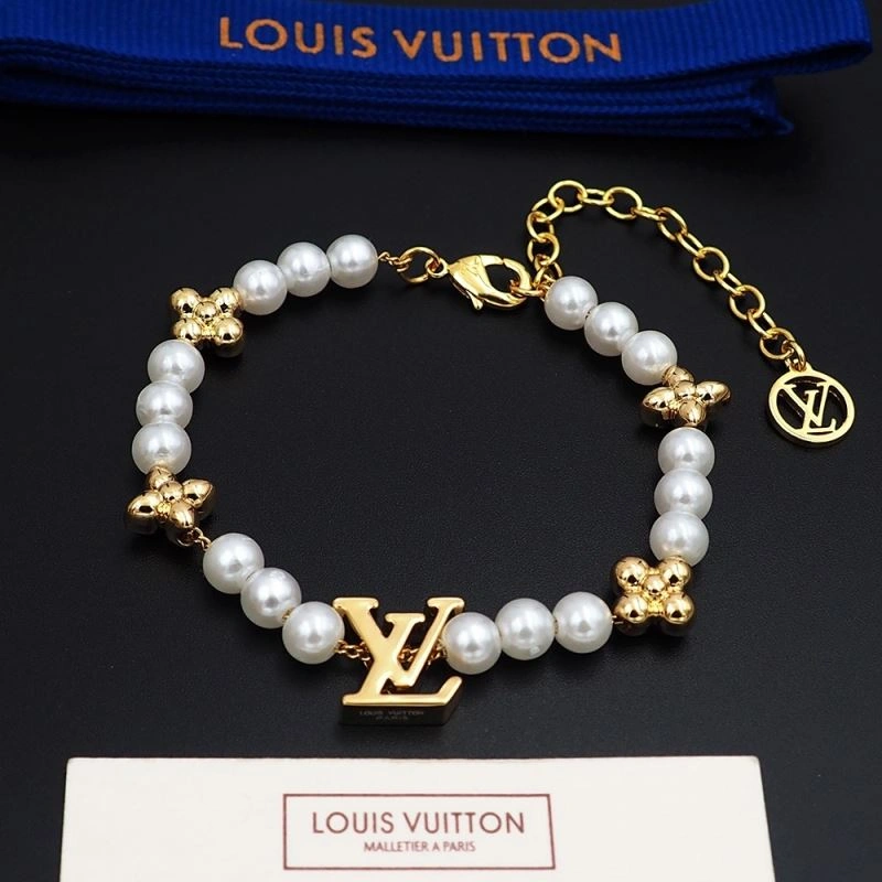 MoistureWicking Louis Vuitton Bracelets 250226