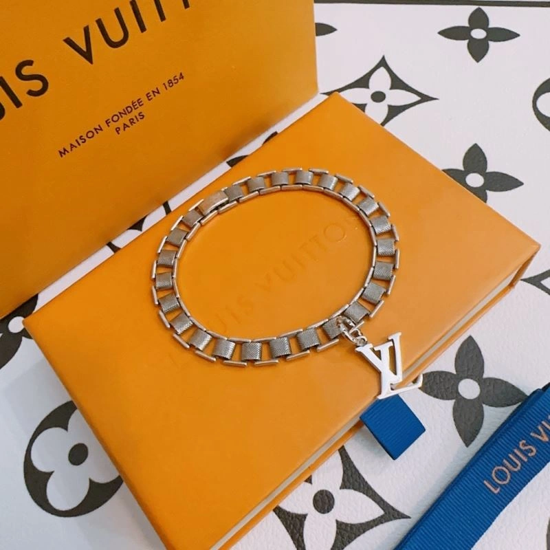 Louis Vuitton Bracelets Lightweight 250199