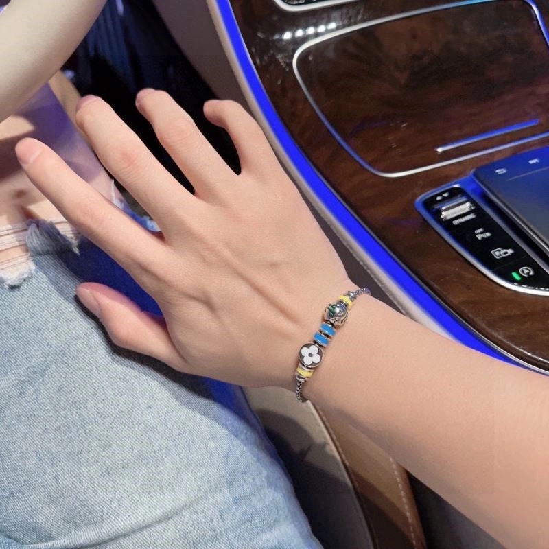 Louis Vuitton Bracelets Efficient 249988