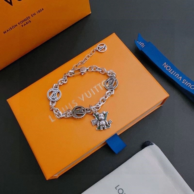 Louis Vuitton Bracelets Trendsetting 249976