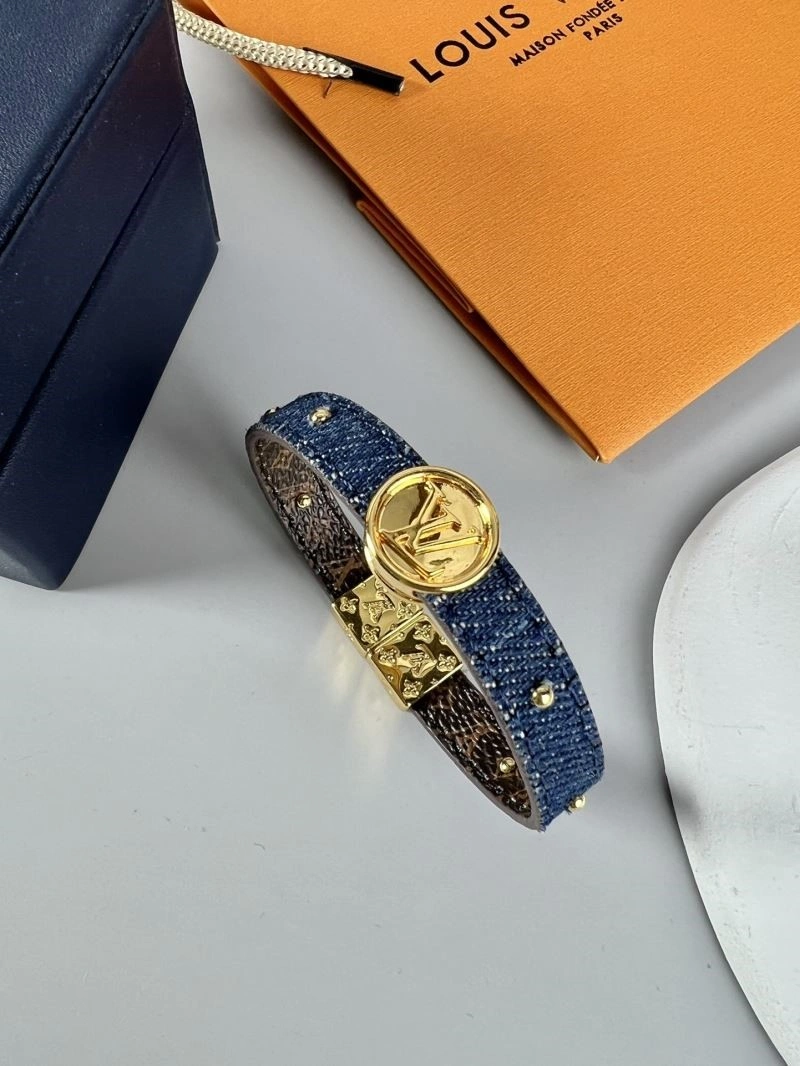 EyeCatching Louis Vuitton Bracelets 249955