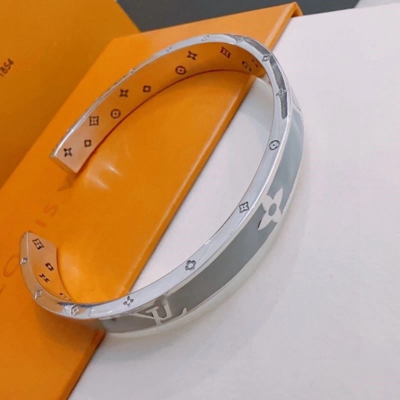 Breathable Louis Vuitton Bracelets 249957