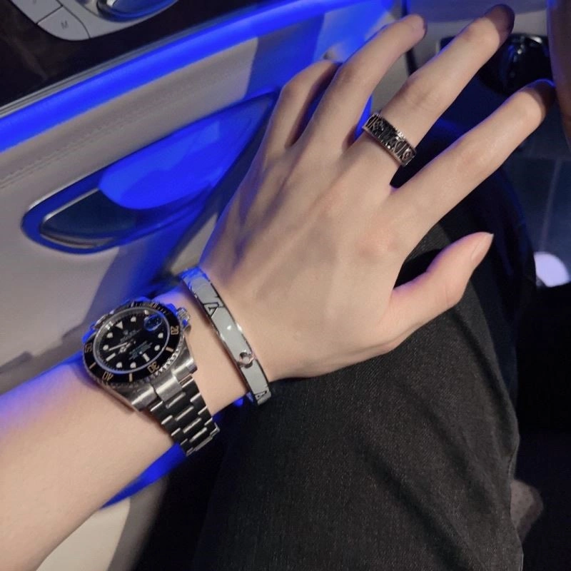 Breathable Louis Vuitton Bracelets 249957