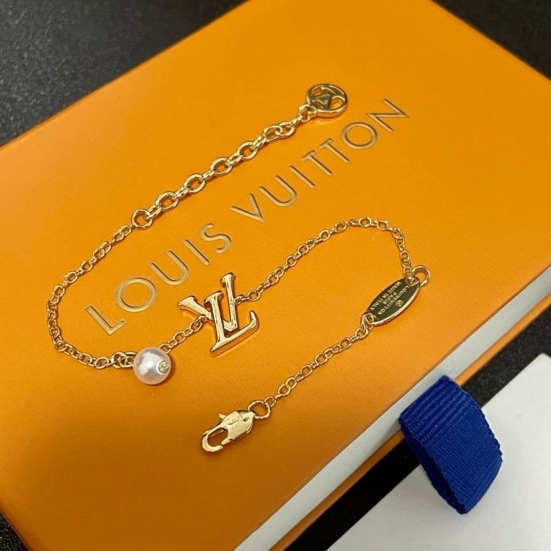 Lightweight Louis Vuitton Bracelets 249929