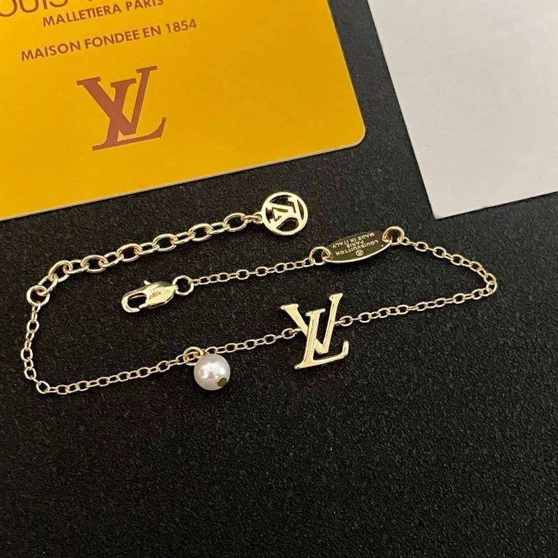 Lightweight Louis Vuitton Bracelets 249929