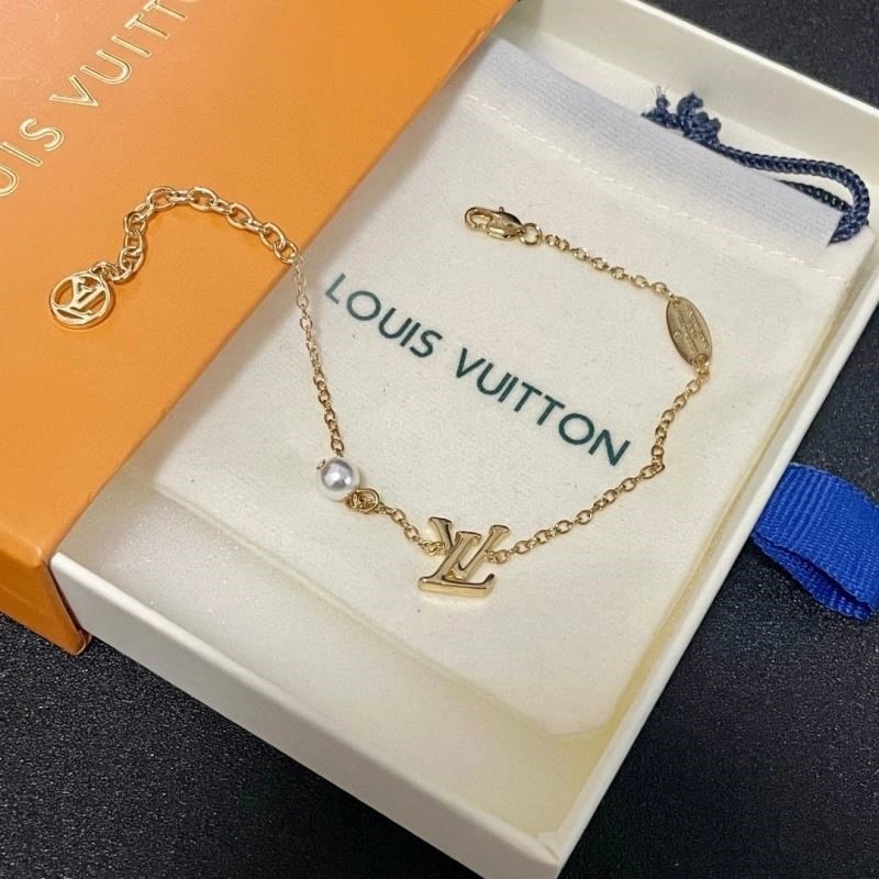 Lightweight Louis Vuitton Bracelets 249929
