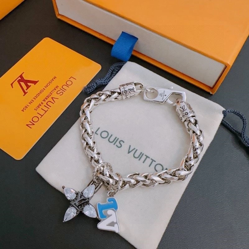 Versatile Louis Vuitton Bracelets 249933