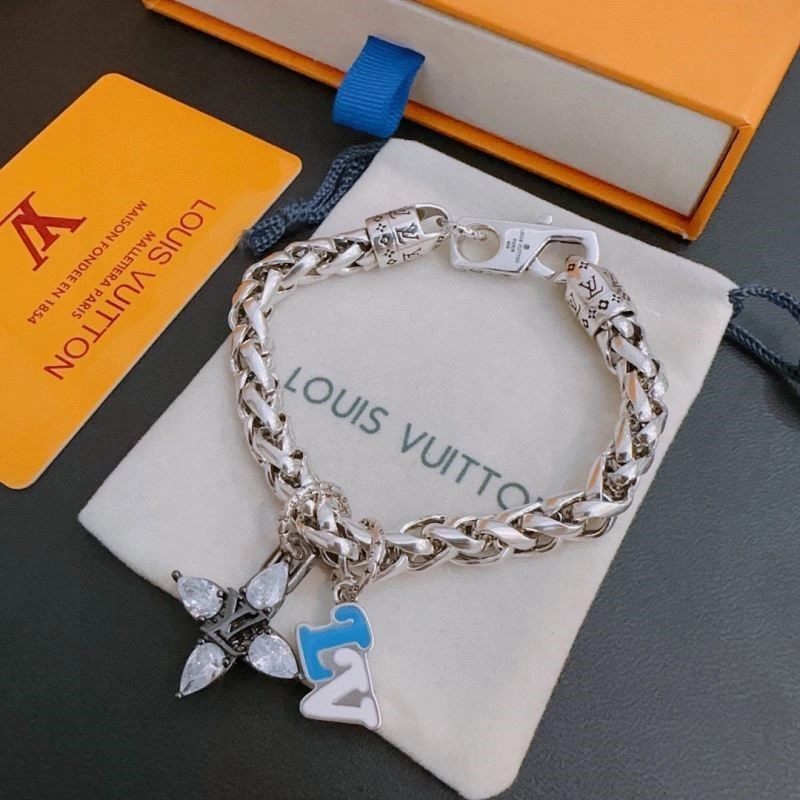 Versatile Louis Vuitton Bracelets 249933