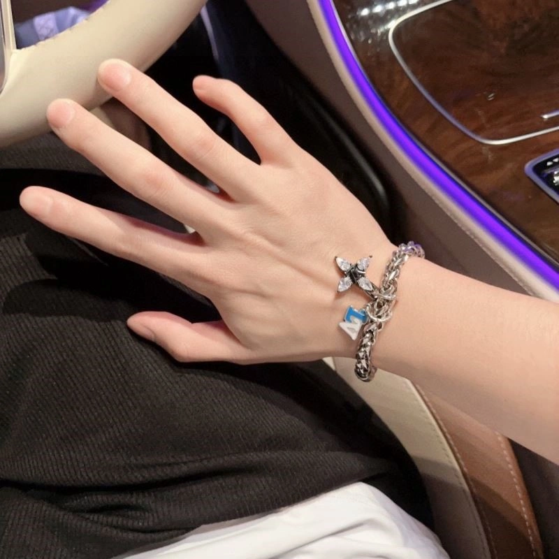 Versatile Louis Vuitton Bracelets 249933