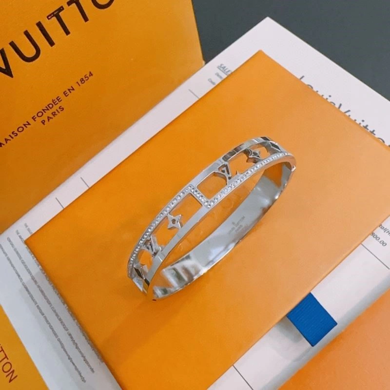 Classic Louis Vuitton Bracelets 249934