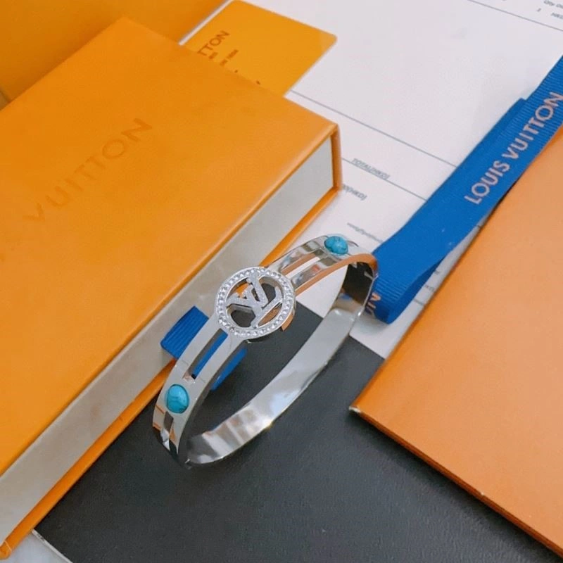 Louis Vuitton Bracelets Durable 249932