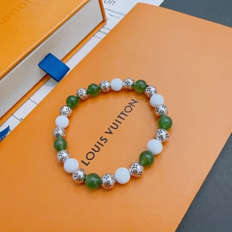 Sleek Louis Vuitton Bracelets 249928