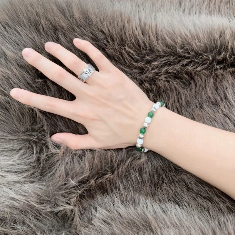 Sleek Louis Vuitton Bracelets 249928
