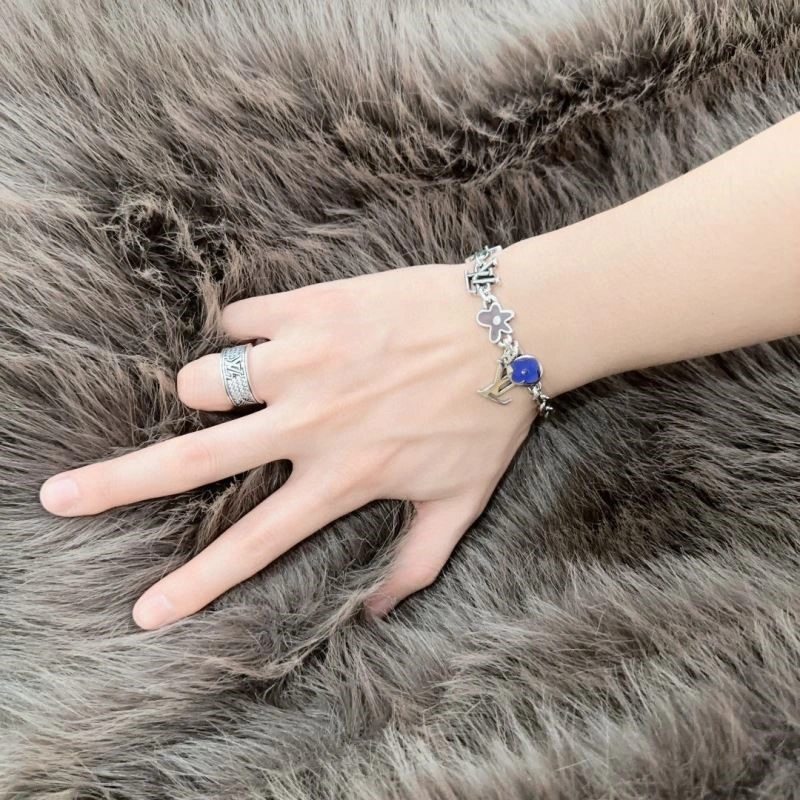 ZeroBulk Louis Vuitton Bracelets 249930