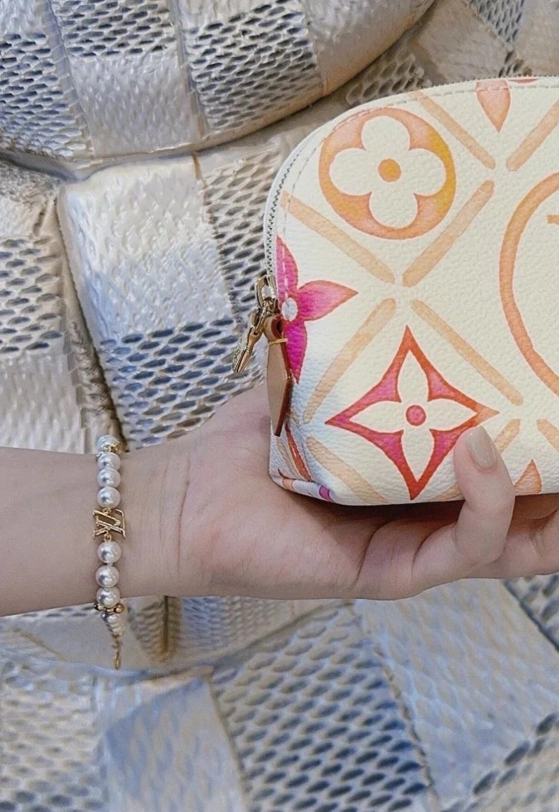 Louis Vuitton Bracelets TechFriendly 249937
