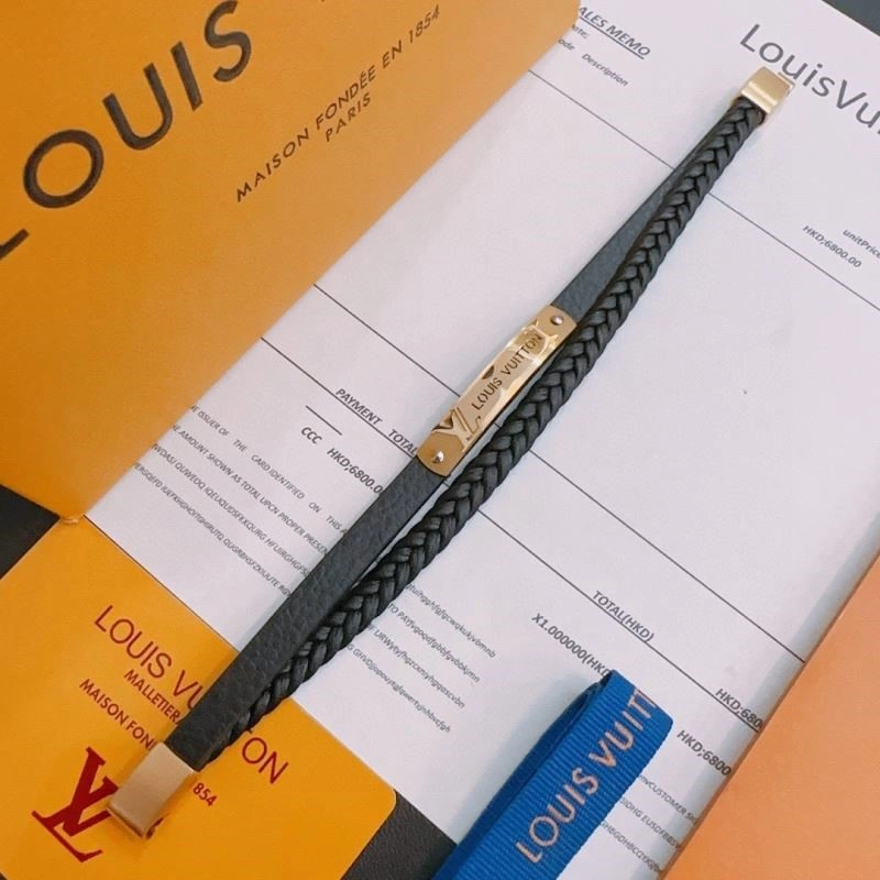 Breathable Louis Vuitton Bracelets 249916
