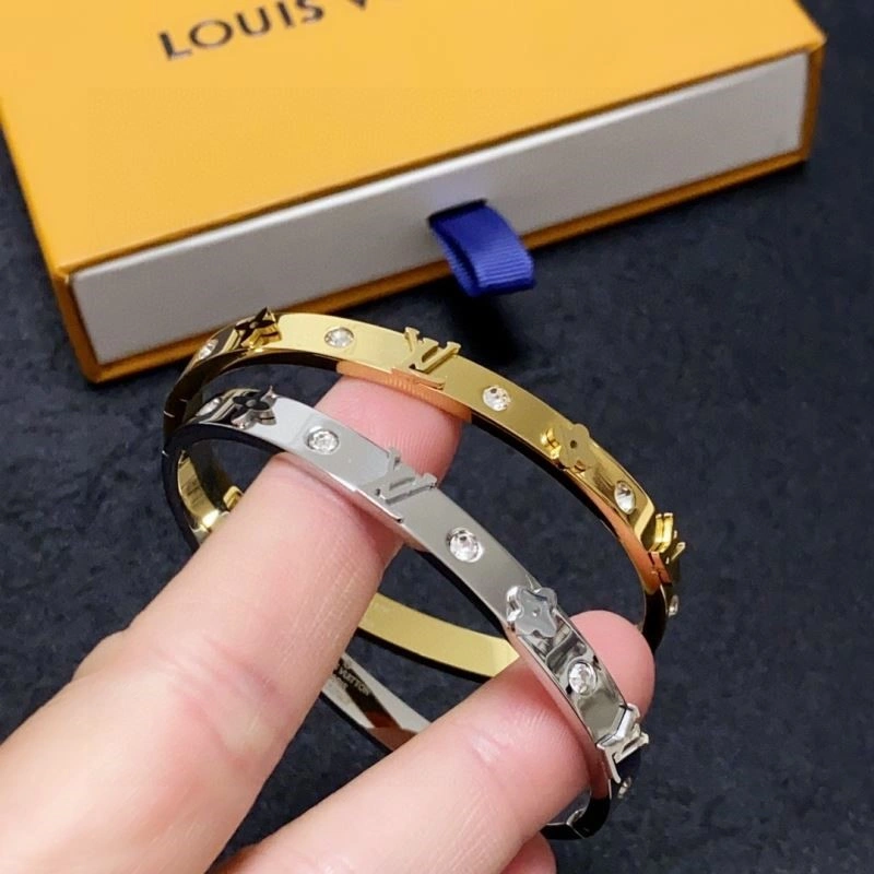 HighQuality Louis Vuitton Bracelets 249913