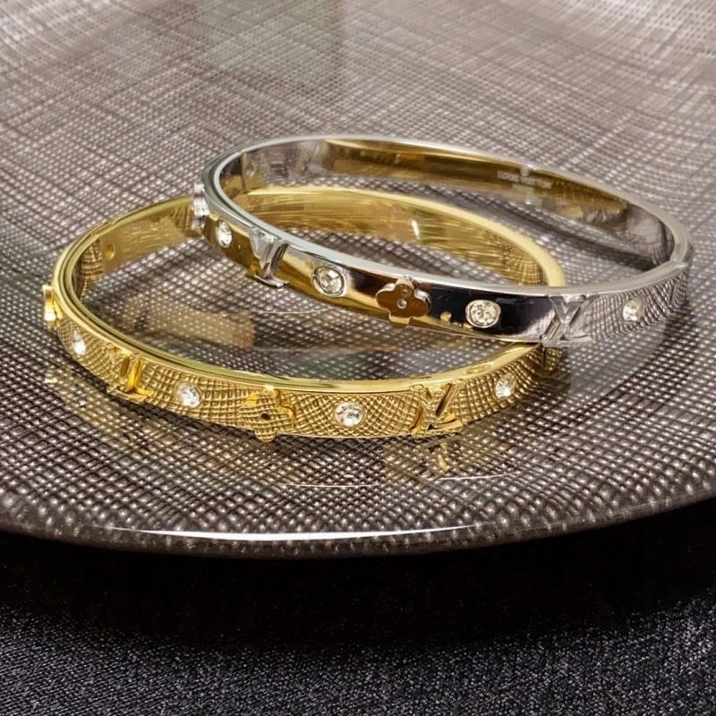HighQuality Louis Vuitton Bracelets 249913