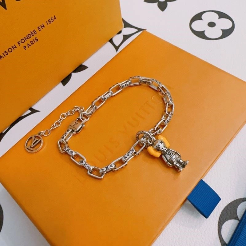 ModernLook Louis Vuitton Bracelets 249909