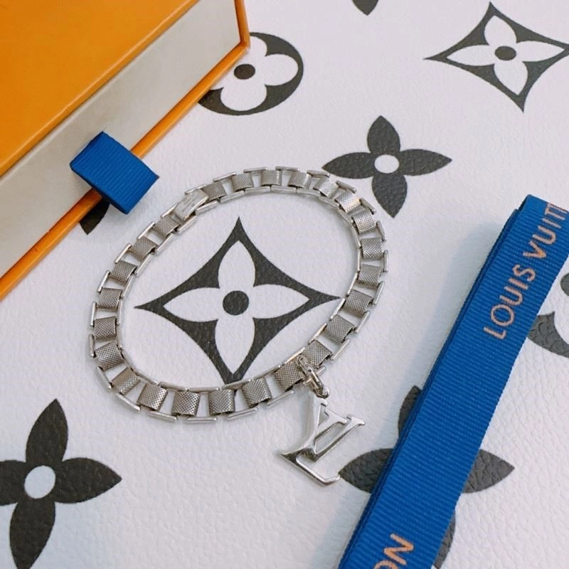 Sporty Louis Vuitton Bracelets 249907