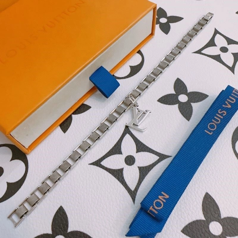 Sporty Louis Vuitton Bracelets 249907