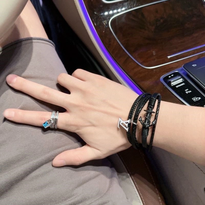 Louis Vuitton Bracelets AllSeason 249884