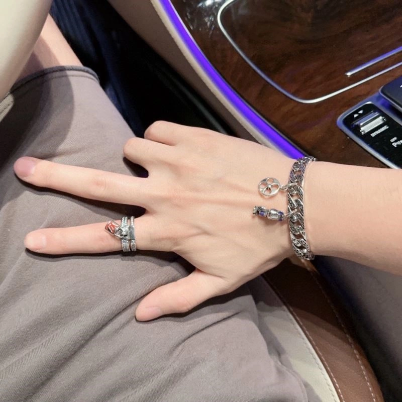 Vibrant Louis Vuitton Bracelets 249903
