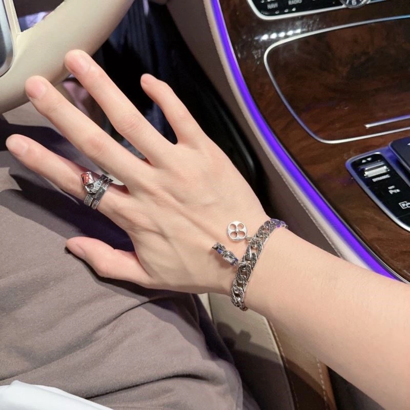 Vibrant Louis Vuitton Bracelets 249903