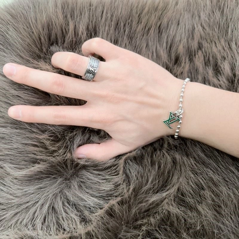 Unique Louis Vuitton Bracelets 249897