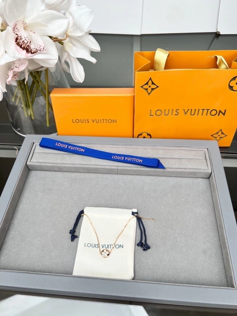 Louis Vuitton Bracelets Sleek 249905
