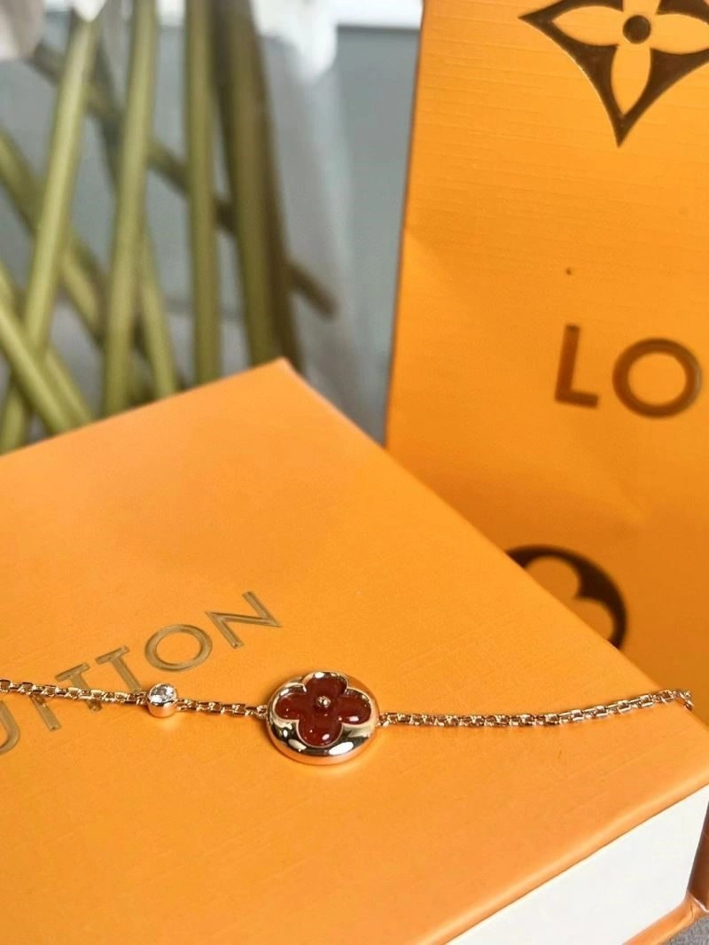 Louis Vuitton Bracelets Chic 249869
