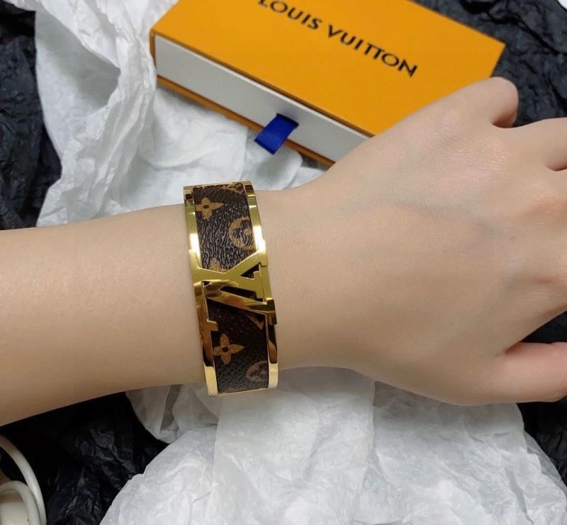 Louis Vuitton Bracelets FastDry 249861