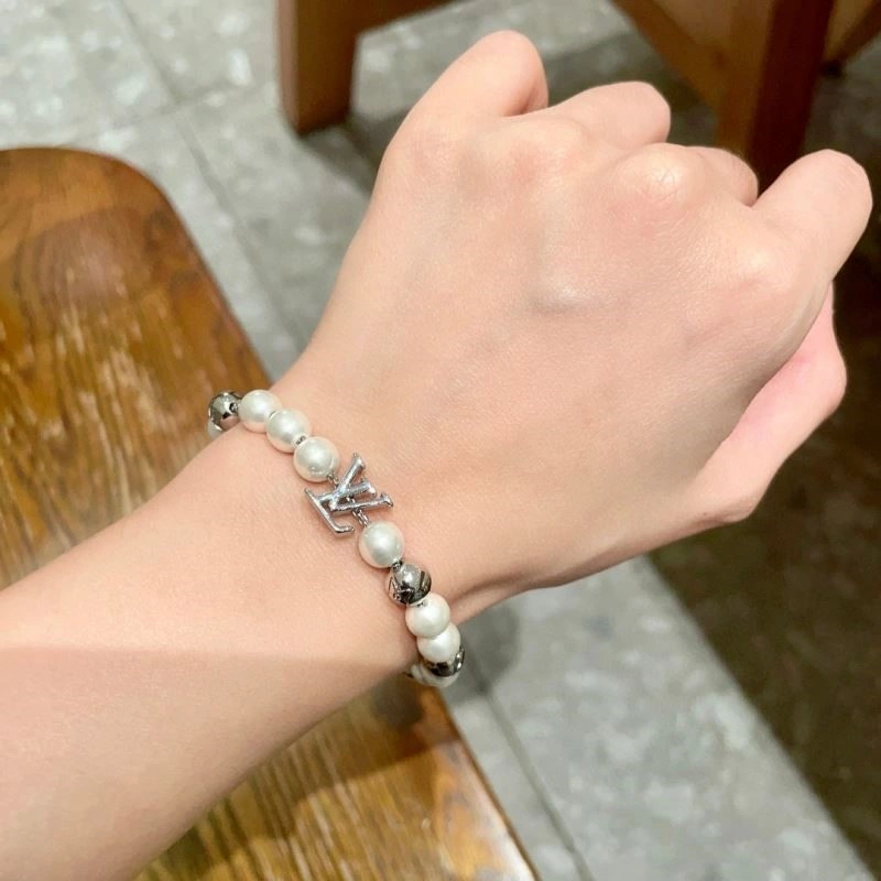 FlexibleFit Louis Vuitton Bracelets 249853