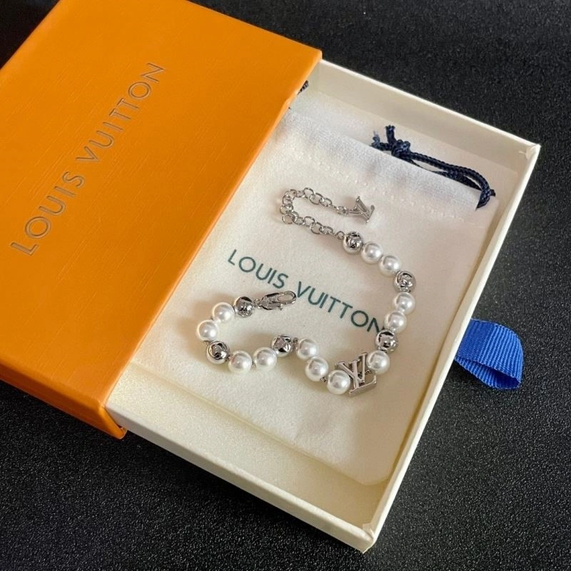 FlexibleFit Louis Vuitton Bracelets 249853