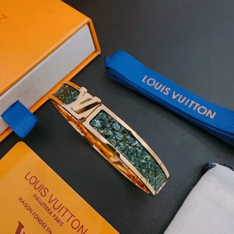 Louis Vuitton Bracelets Stretchable 249860