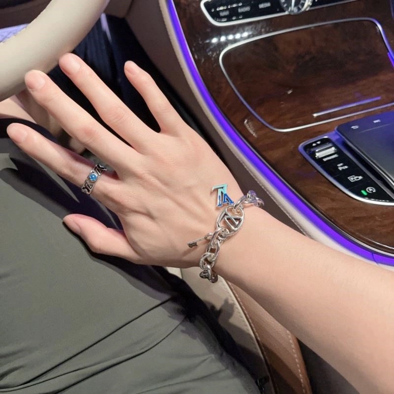 Louis Vuitton Bracelets Comfortable 249864