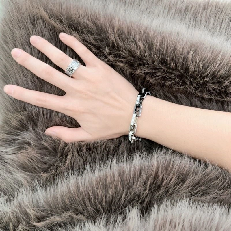Louis Vuitton Bracelets GoodFit 249865