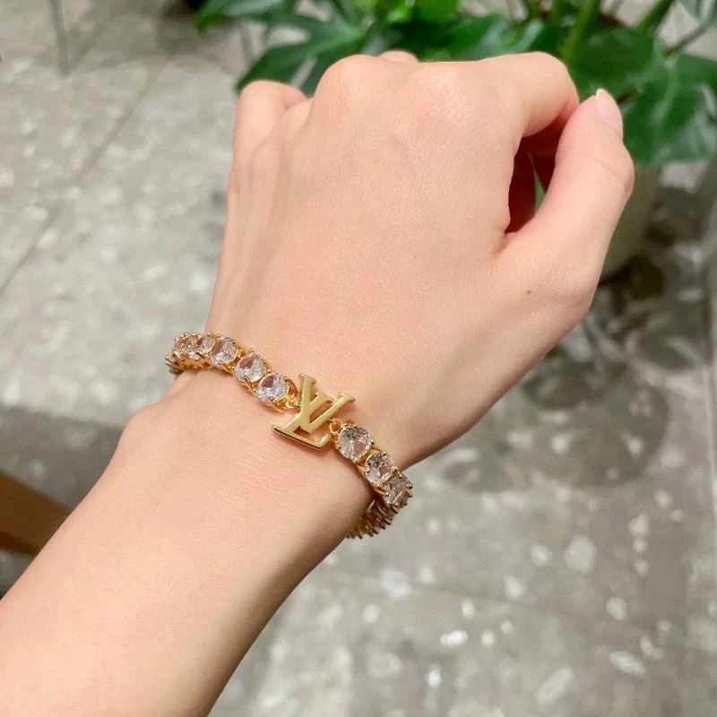 Louis Vuitton Bracelets Bold 249616