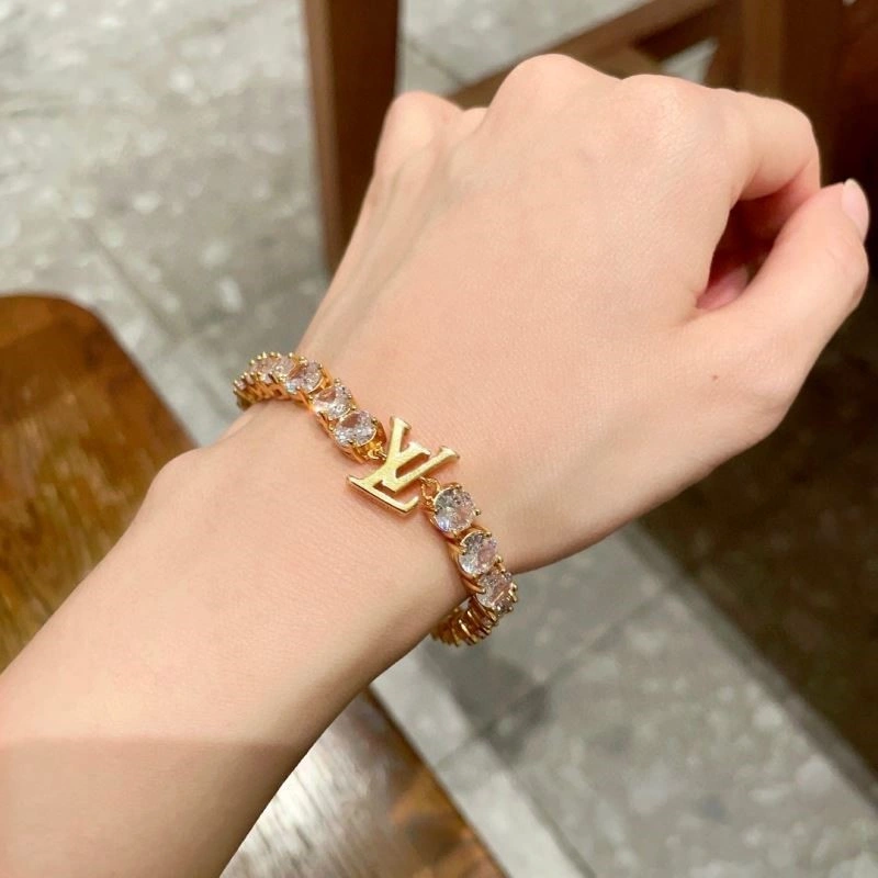 Louis Vuitton Bracelets Bold 249616