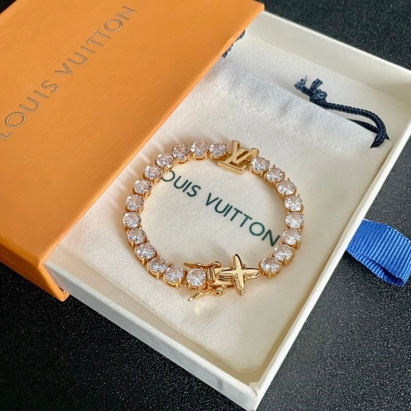 Louis Vuitton Bracelets Bold 249616