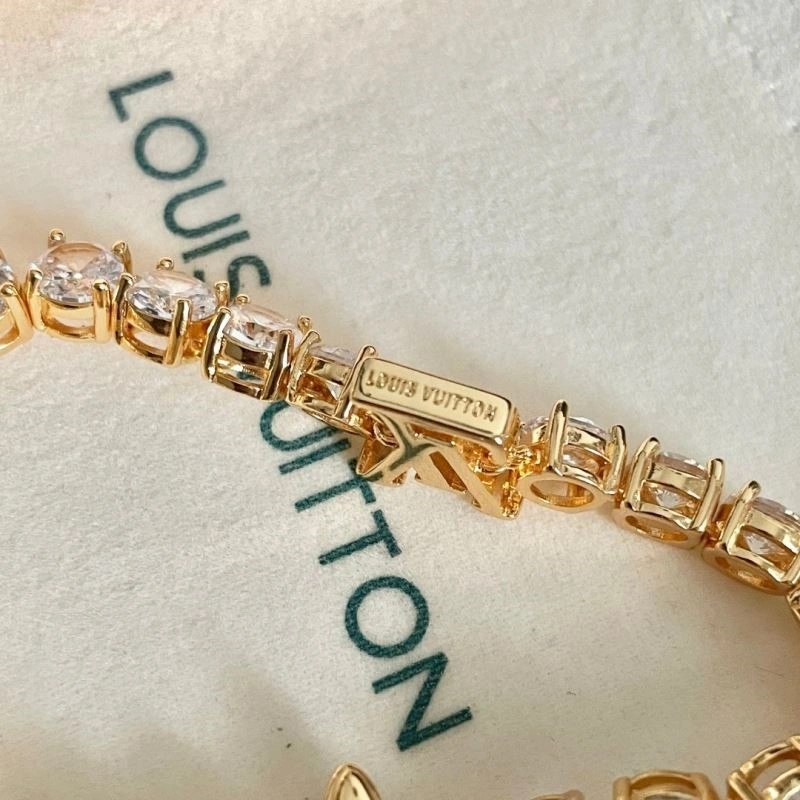 Louis Vuitton Bracelets Bold 249616