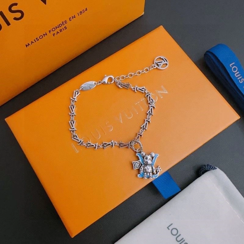 Comfortable Louis Vuitton Bracelets 249625