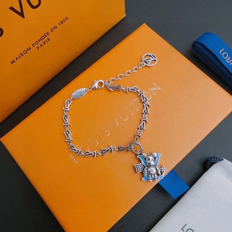 Comfortable Louis Vuitton Bracelets 249625