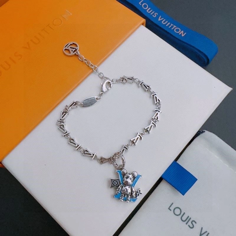 Comfortable Louis Vuitton Bracelets 249625