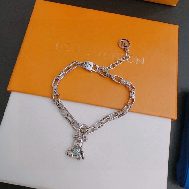 Bright Louis Vuitton Bracelets 249630