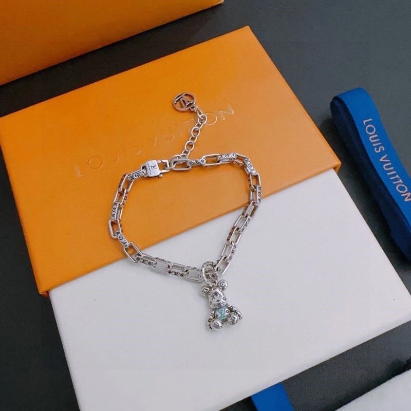 Bright Louis Vuitton Bracelets 249630