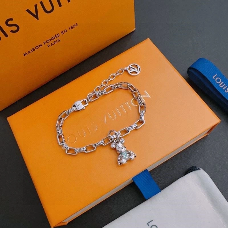 Bright Louis Vuitton Bracelets 249630