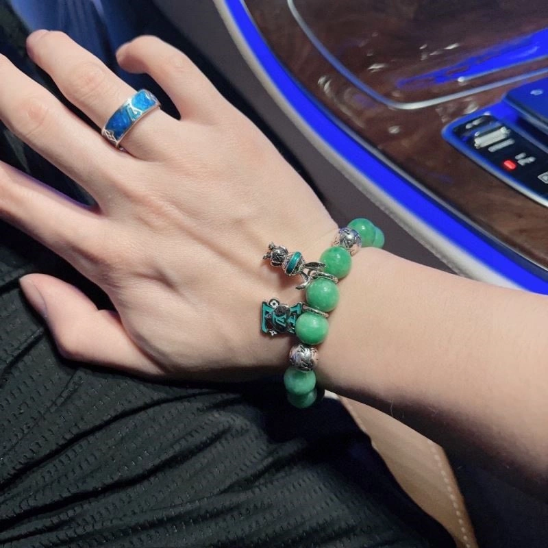 Lightweight Louis Vuitton Bracelets 249629