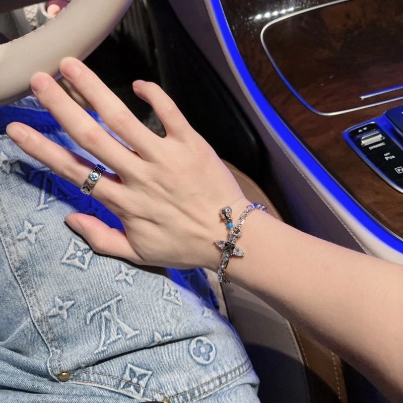 Louis Vuitton Bracelets SmartChoice 249623