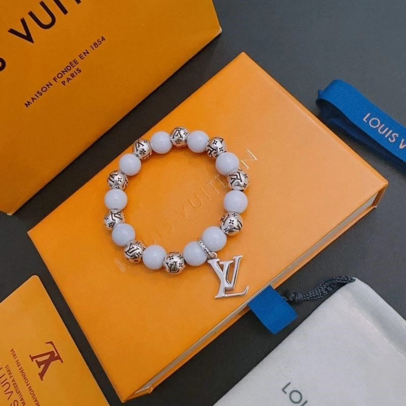 Resilient Louis Vuitton Bracelets 249618